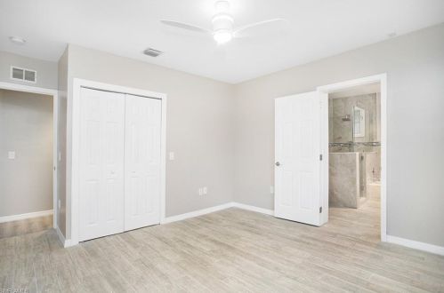 1423 Shadowlawn Dr, Naples FL 34112-4850 exterior