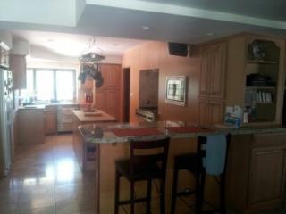 5208 Beckford Ave, Los Angeles CA  91356-3102 exterior