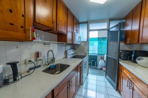 1101 Kokea St, Honolulu, HI 96817-3401