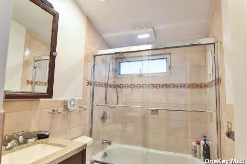 72 Shinbone Ln, Commack NY 11725-5517 exterior