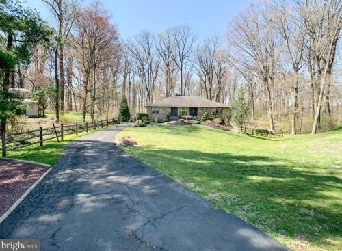 302 Brae Bourn Rd, Huntingdon Valley, PA 19006-4010