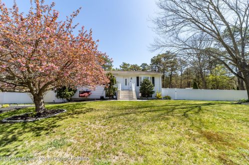 483 Western Blvd, Berkeley Township NJ 08721-3316 exterior