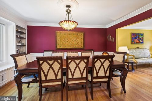 10316 Gainsborough Rd, Rockville MD 20854-4043 exterior