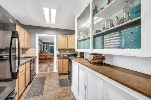 38318 De Woody Rd, Waukegan IL 60087-1507 exterior