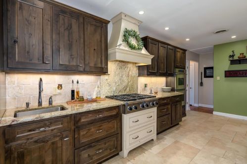 28 Huntleigh Wood, Saint Louis MO 63131-4814 exterior