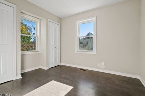 110 Northfield Ave, Town Center NJ  07052-5319 exterior