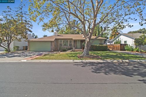 1016 Esther Dr, Concord, CA 94523-4302