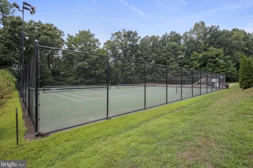 7027 Chesley Search Way, Alexandria VA 22315-4754 exterior