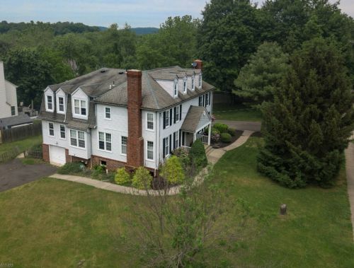 124 Leigh St, Clinton NJ 08809-1348 exterior