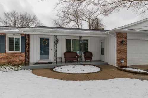 2430 Fairgrove St, Kalamazoo, MI 49009-1805