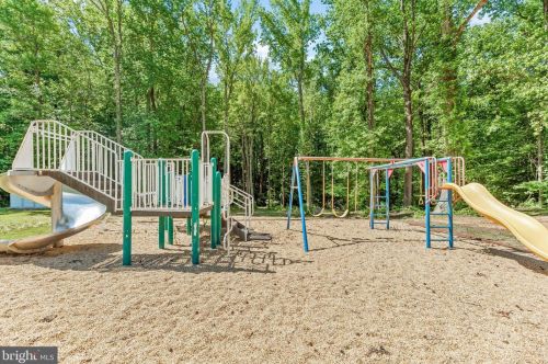 1070 Carson Dr, Huntingtown MD 20639-9507 exterior