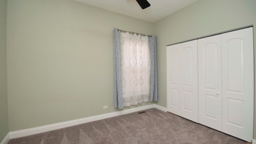 5149 Grace St, Chicago IL 60613-3904 exterior