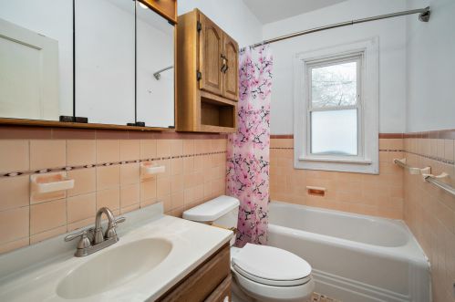 715 8 St, Manitowoc WI 54220-3921 exterior