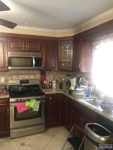 376 3rd Ave, Newark NJ  07107-1710 exterior