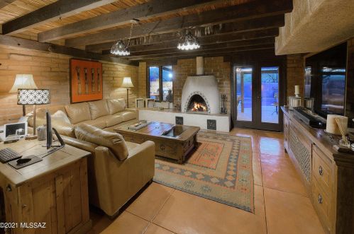 11330 Tanque Verde Rd, Tucson AZ  85749-8525 exterior