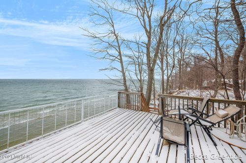 779 Scenic Dr, Meskegon MI 49445-8630 exterior