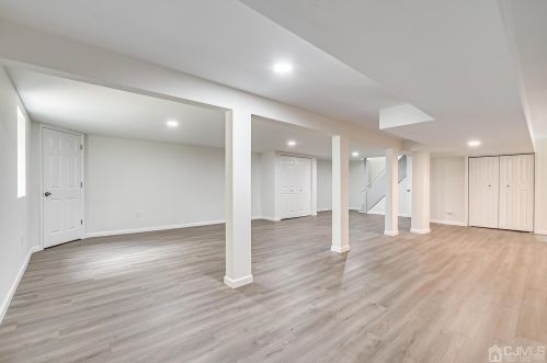 53 Fairmount Ave, Edison NJ  08820-2032 exterior