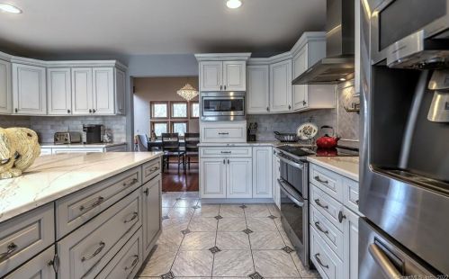 22 Ajellos Farm Rd, Seymour CT 06483-2362 exterior