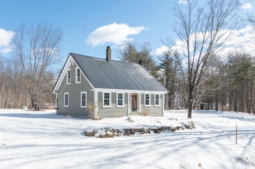 161 Bear Hl Rd, Concord NH 03307-1412 exterior