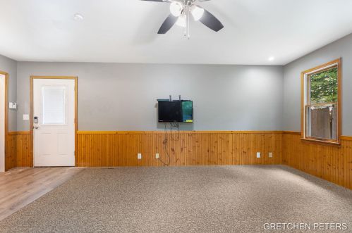 527 Academy St, Allegan MI 49010-1455 exterior