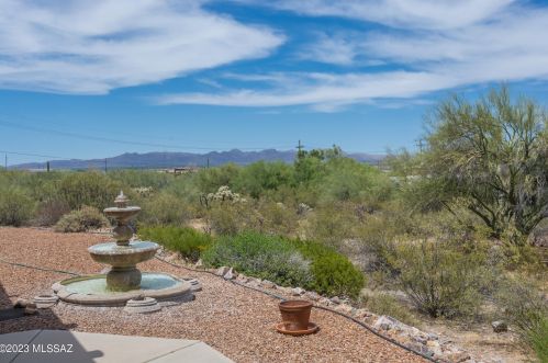 7015 Camino De Los Caballos, Tucson AZ 85743-9689 exterior