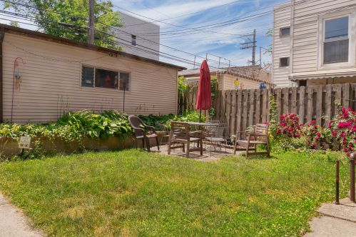 2515 Augusta Blvd, Chicago IL 60622-4562 exterior