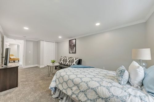 5334 Kincaid St, Pittsburgh PA  15224-1241 exterior