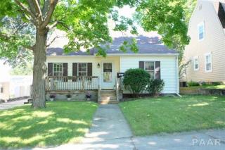 1011 Chestnut St, Pekin, IL 61554-2911
