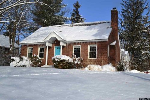 1501 Keyes Ave, Schenectady NY  12309-5117 exterior