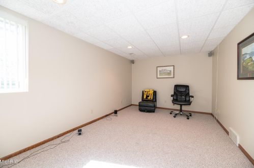 10400 Roger St, Kalamazoo MI 49002-7185 exterior