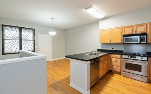 4507 Lake Park Ave, Chicago IL  60653-4548 exterior