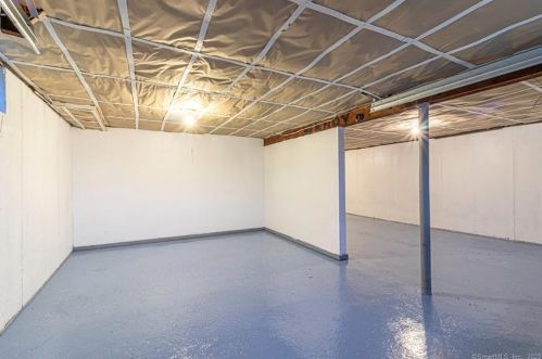 36 Park Avenue Ext, Uncasville CT 06382-1817 exterior