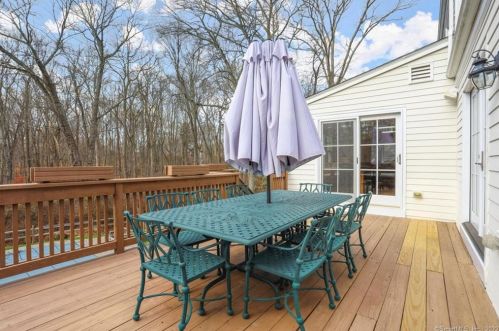 231 Bayberry Ln, Westport CT 06880-4026 exterior