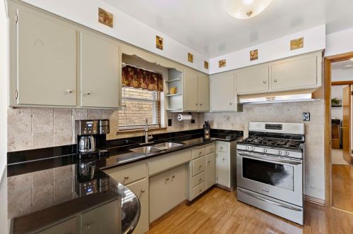 4333 Meade Ave, Chicago IL 60634-1520 exterior