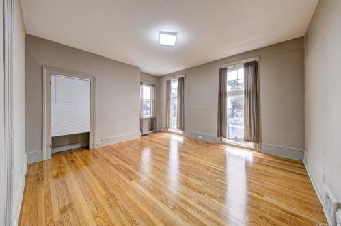 8 Roberts St, Middletown NY 10940-5008 exterior