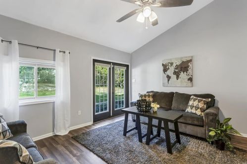 821 Robert Ave, Saint Louis MO 63109-4001 exterior