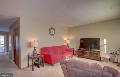 97 Orchard Ct, Limerick, PA 19468-2924