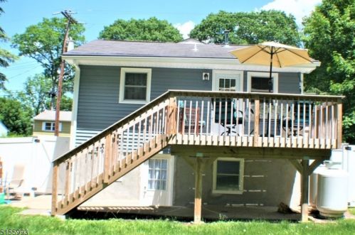 14 Lackawanna Trl, Hopatcong NJ  07843-1215 exterior