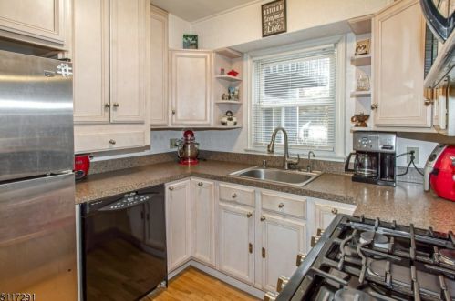 992 Milton Blvd, Rahway NJ 07065-1721 exterior