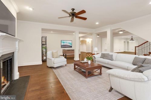 7449 Dulany Dr, Mc Lean VA  22101-2716 exterior