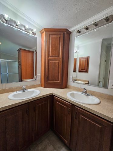 10 Emperor Dr, Concord NH  03303-4123 exterior