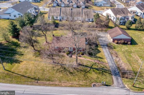 564 Lampeter Rd, Lancaster PA  17602-4010 exterior