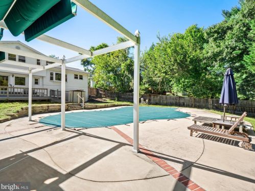 11839 Enid Dr, Rockville MD 20854-3454 exterior