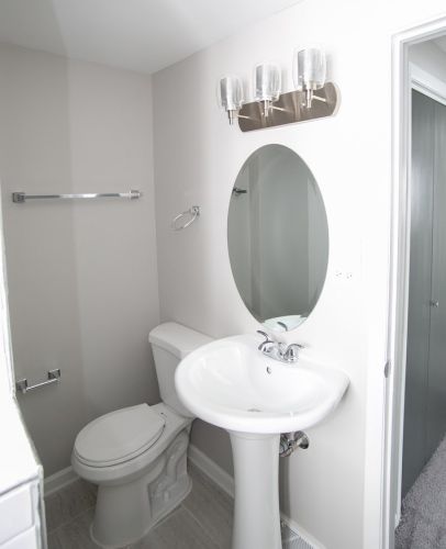 8015 Artesian Ave, Chicago IL  60652-2819 exterior