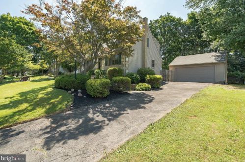 3239 Maple Rd, Huntingdon Valley, PA 19006-4209