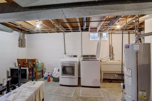 5826 14th St, Milwaukee WI 53221-5001 exterior