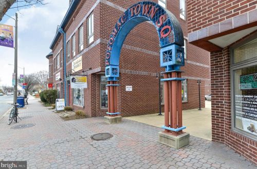 16 Monroe Ave, Alexandria VA 22301-1923 exterior