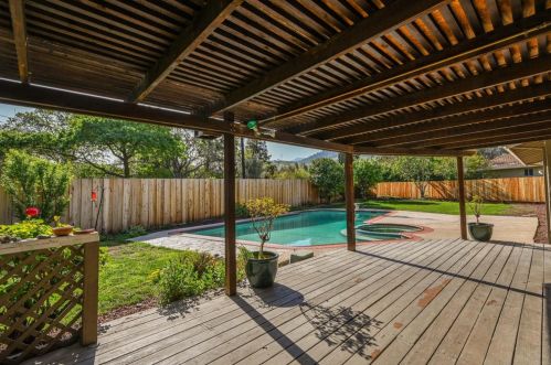 1185 Mardon Ct, Concord CA 94521-4744 exterior