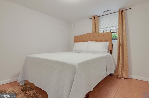 1707 Minnesota Ave, Washington DC  20020-4723 exterior