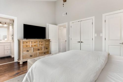 1236 Druid Knoll Dr, Atlanta GA  30319-4110 exterior